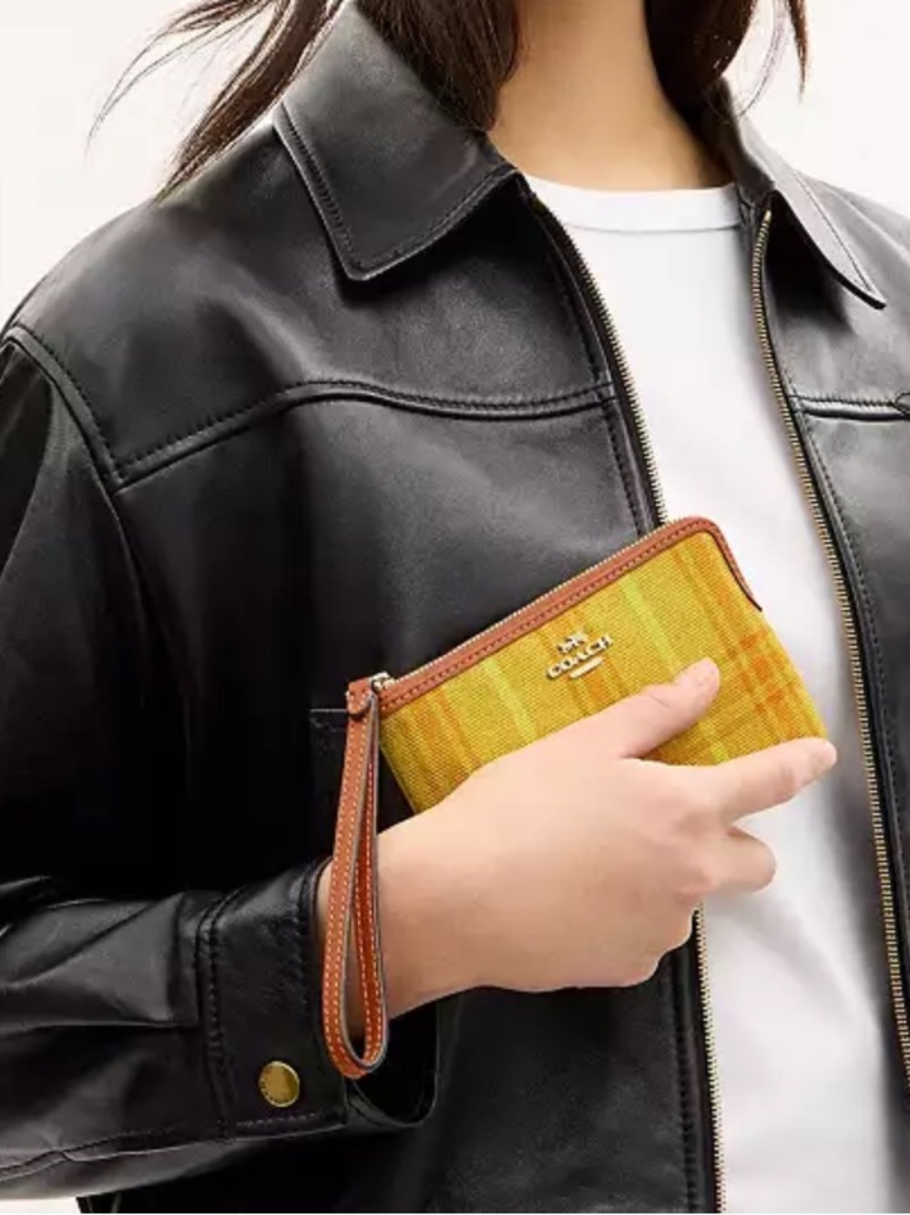 Coach Corner Zip Wristlet in Burnished Amber Brown & Gold Hardware - Picture 3 of 14